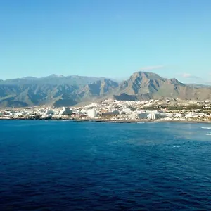 https://new-apartment-near-the-beach-in-playa-paraiso.in-canary-islands.com